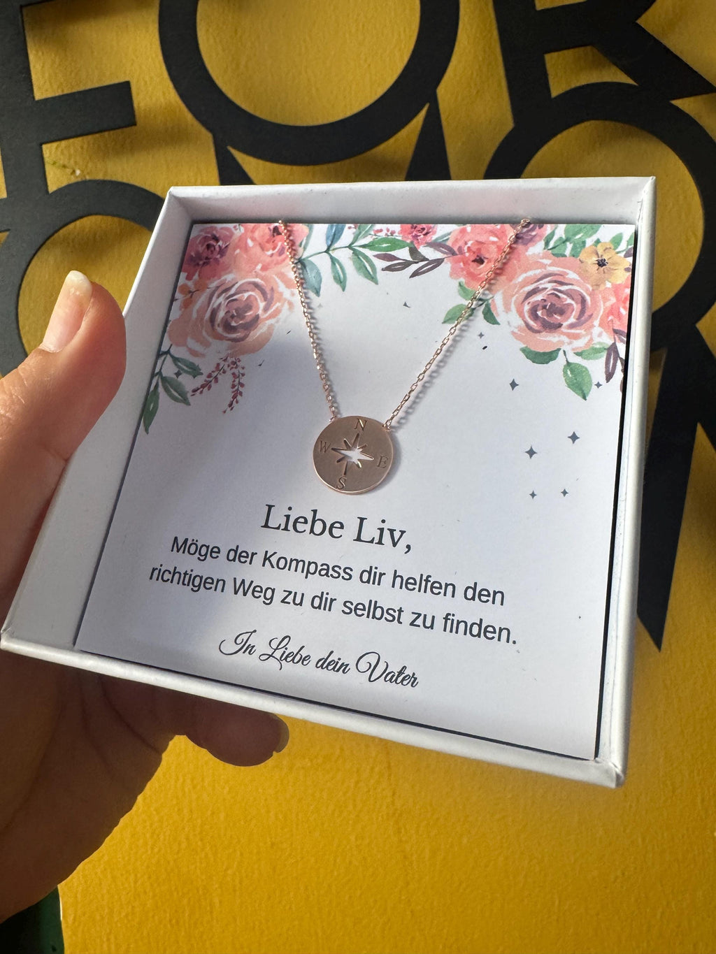 Kompass Kette für Orientierung und Liebe, Geschenk für Tochter, Nichte Abschluss oder Geburtstag, Halskette mit persönlicher Nachricht